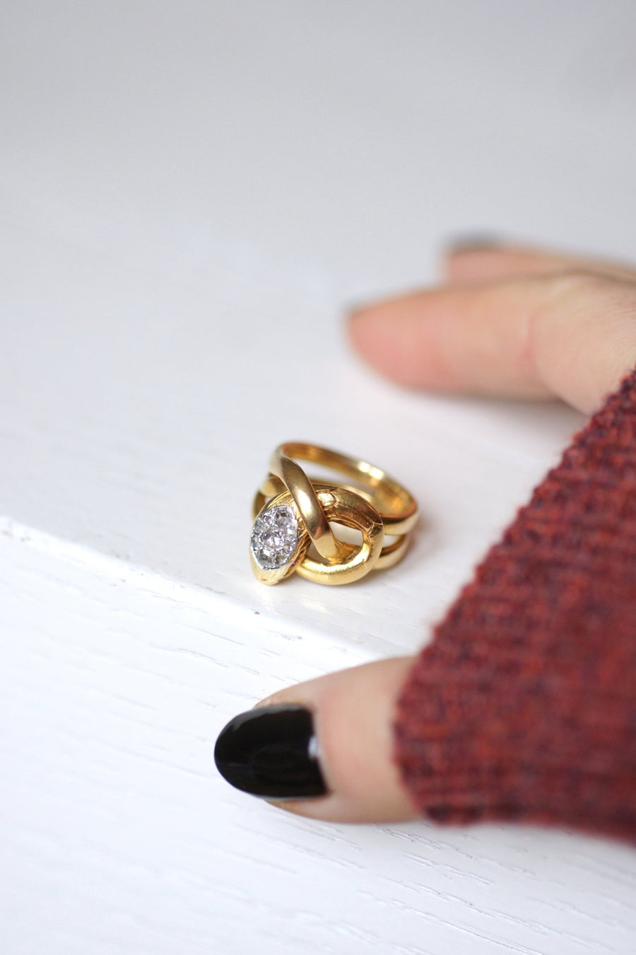 Yellow gold and diamonds Victorian coiled snake ring - Galerie Pénélope