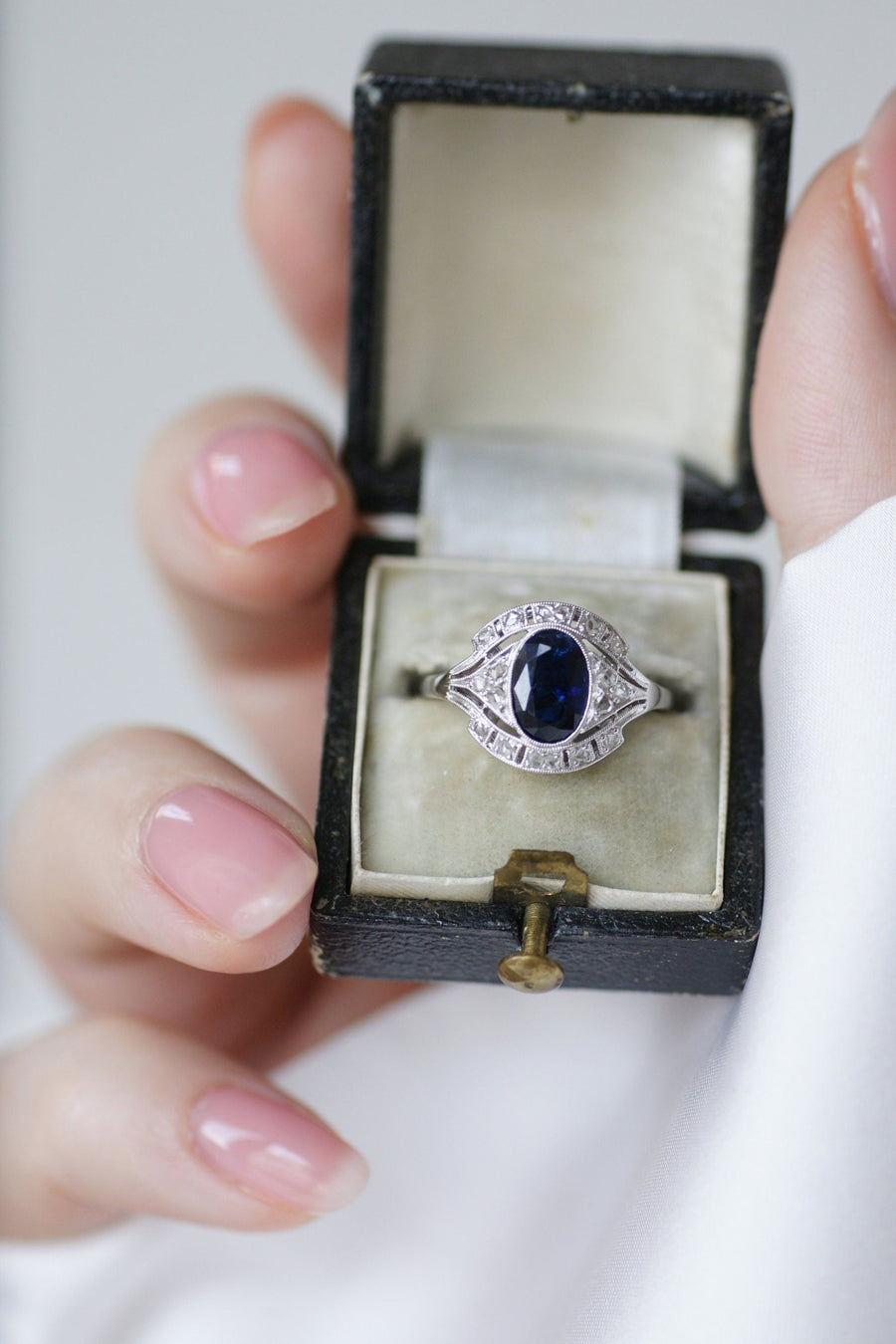 Art Deco style sapphire and diamond ring - Penelope Gallery