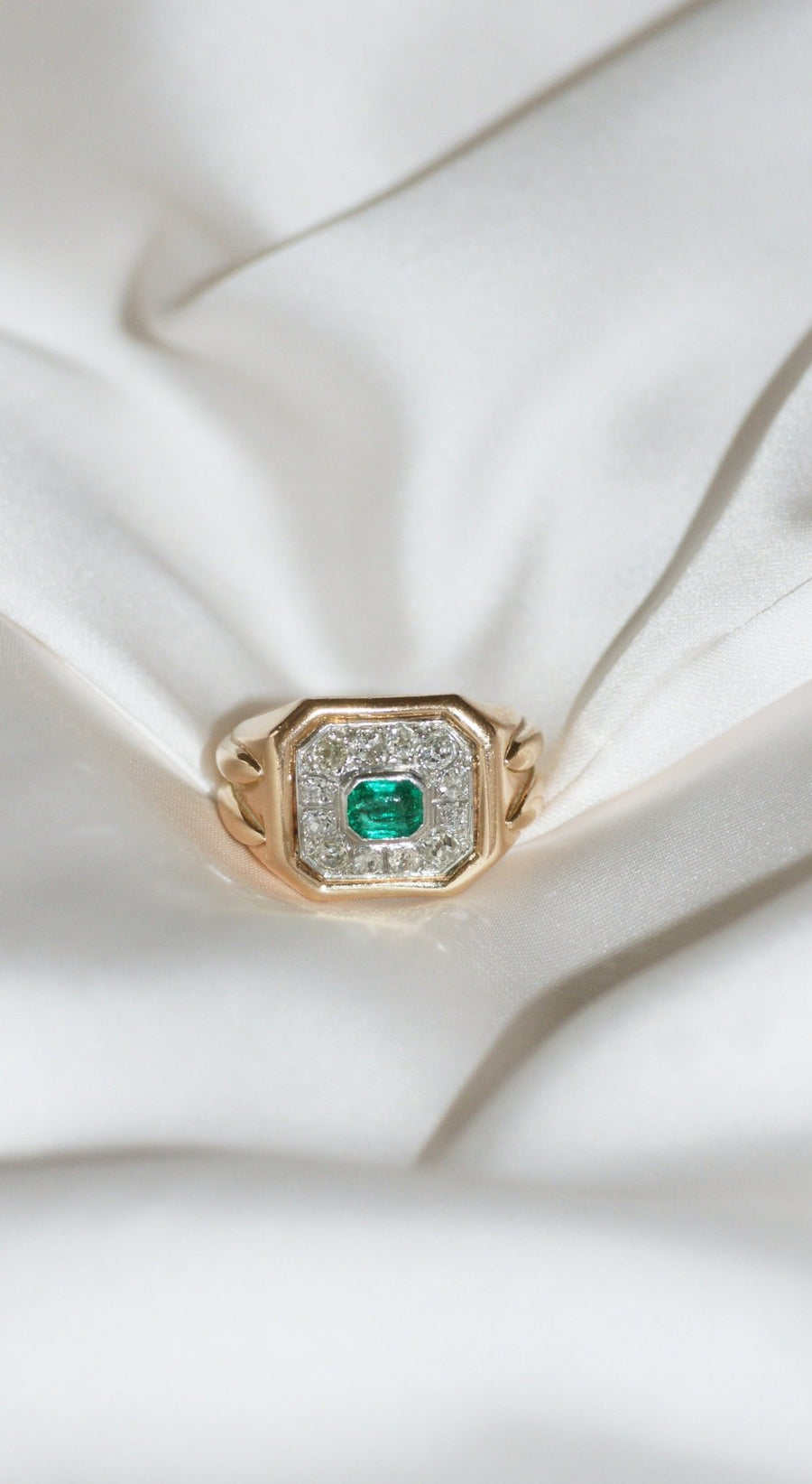 Colombian emerald and diamond Tank ring - Galerie Pénélope