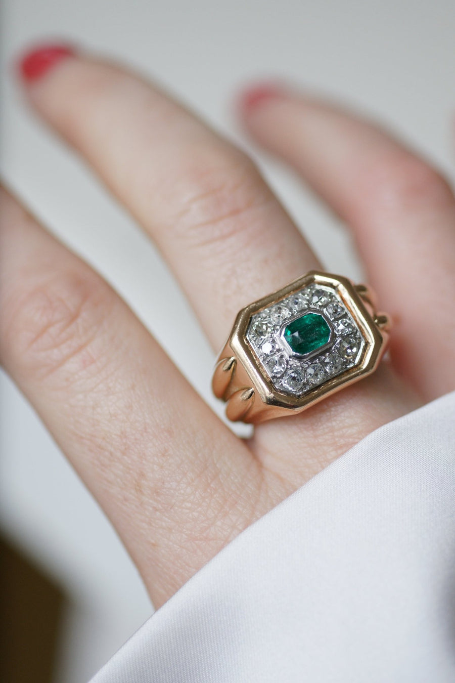 Colombian emerald and diamond Tank ring - Galerie Pénélope