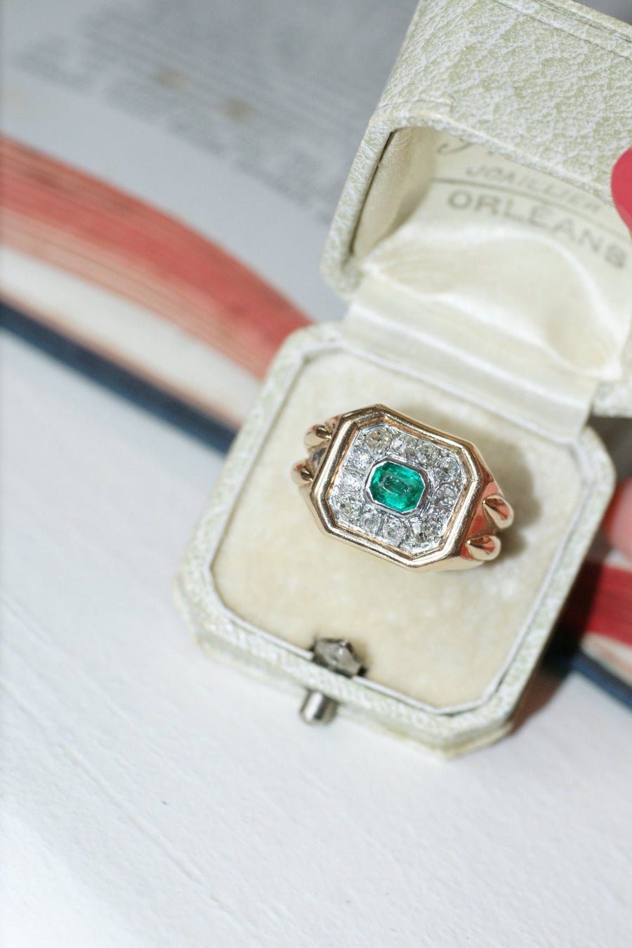 Colombian emerald and diamond Tank ring - Galerie Pénélope