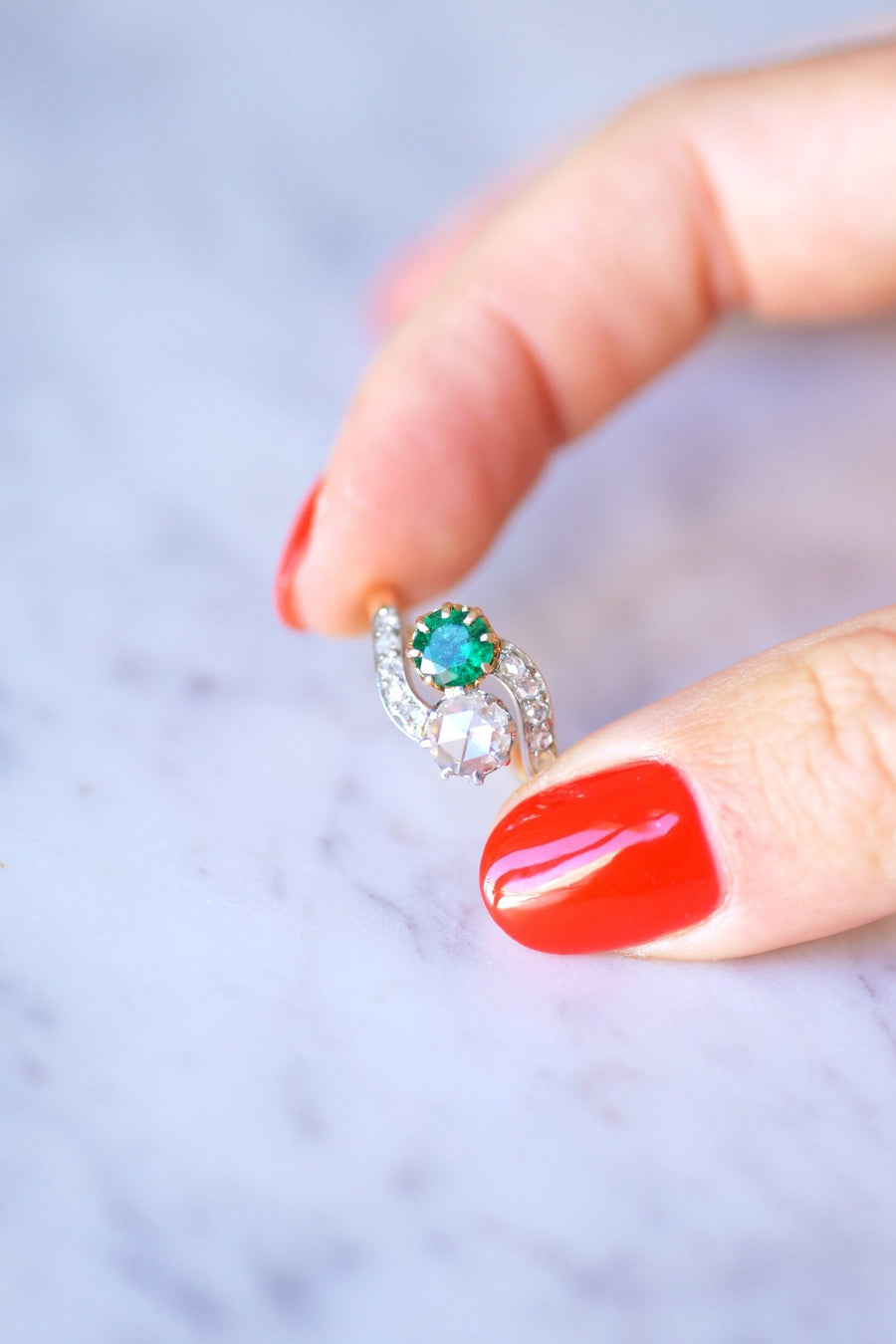 Belle Epoque Emerald and diamonds ring, on gold - Galerie Pénélope