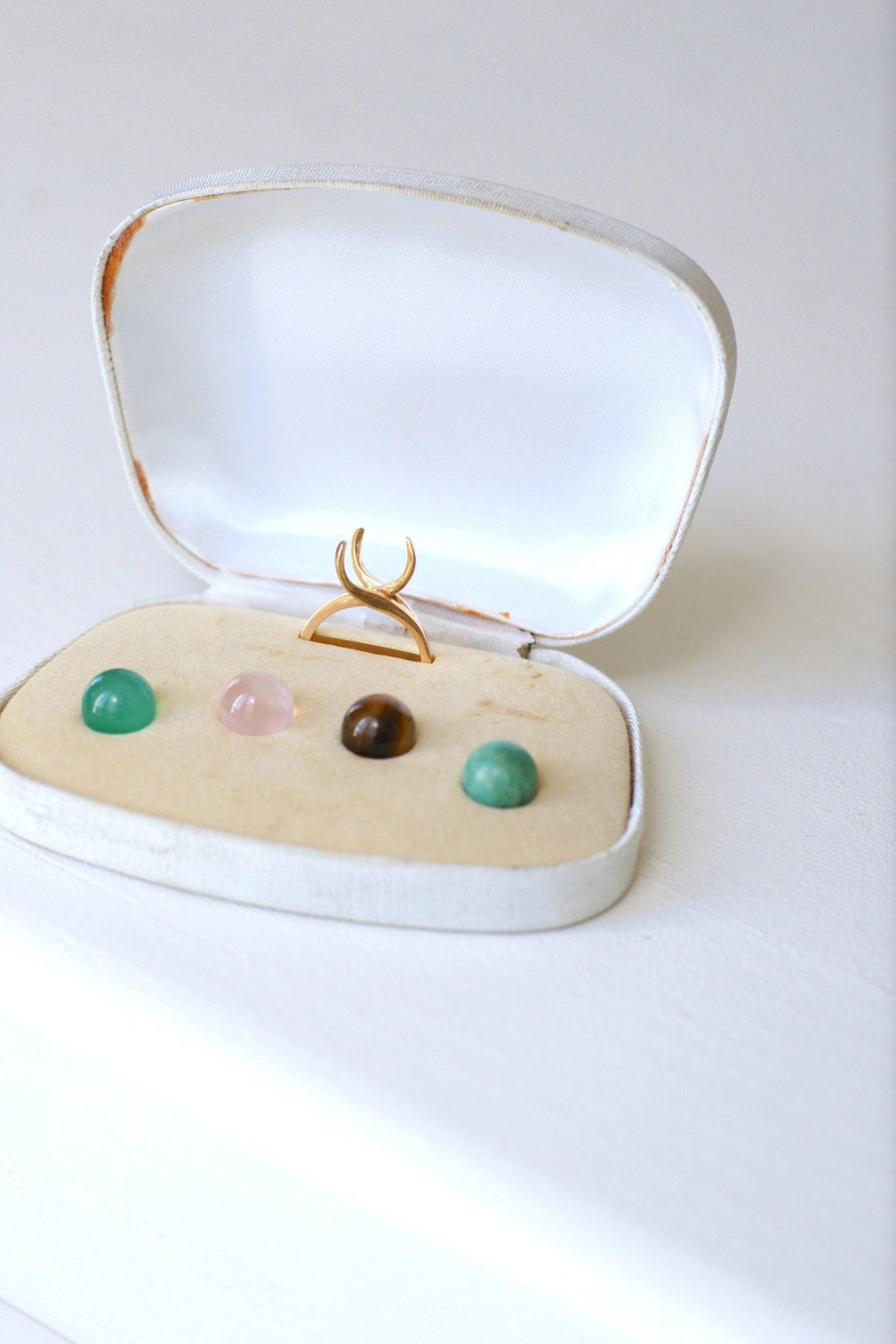 Rings with interchangeable stones store