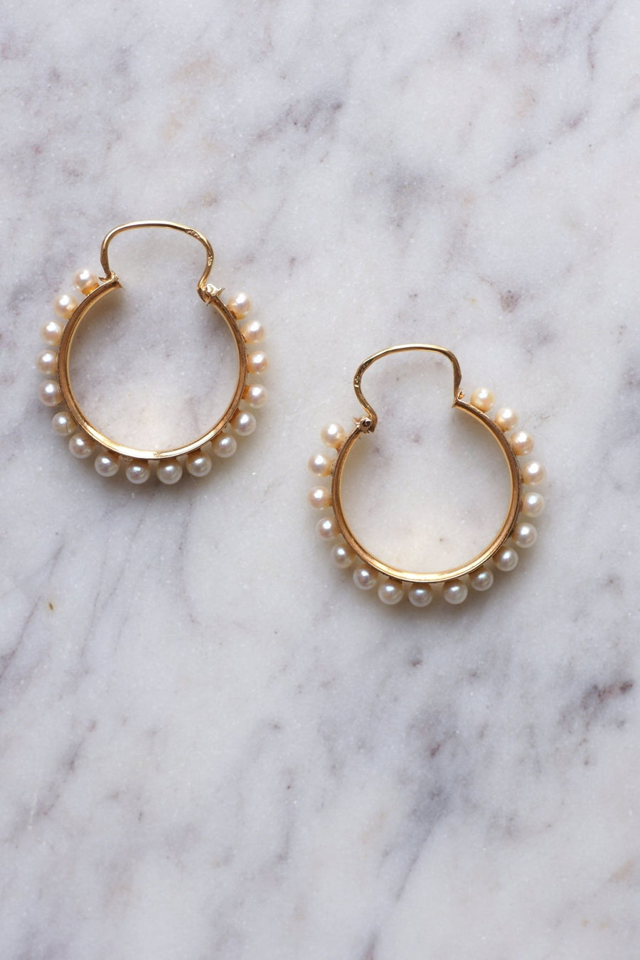 Gold and pearl creole earrings - Galerie Pénélope