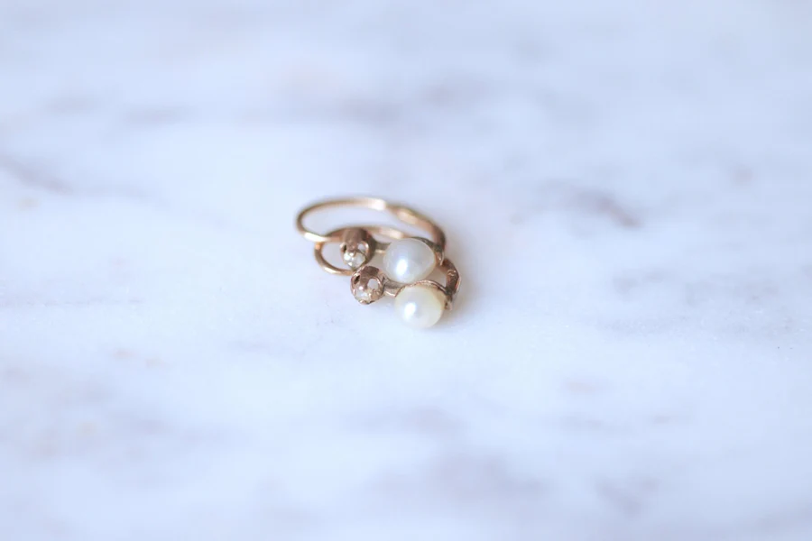 Antique gold and pearl sleeper earrings - Galerie Pénélope