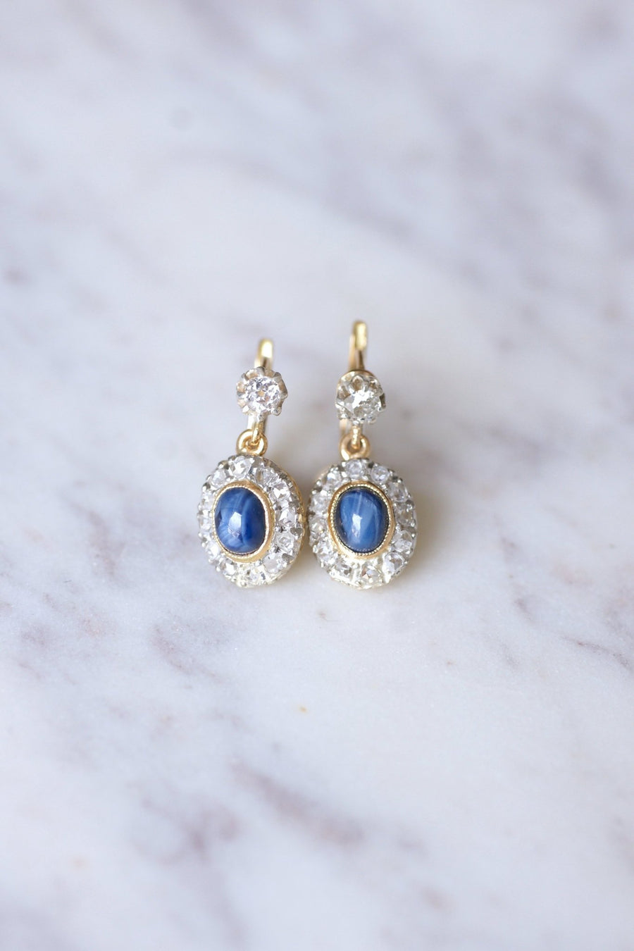 Antique gold, platinum, diamonds and star sapphires sleeper earrings - Galerie Pénélope