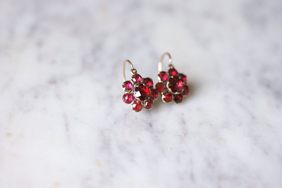 Antique pink gold and garnet sleeper earrings - Galerie Pénélope