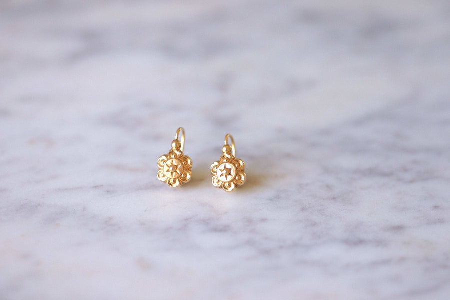 Antique yellow gold sleeper earrings - Penelope Gallery