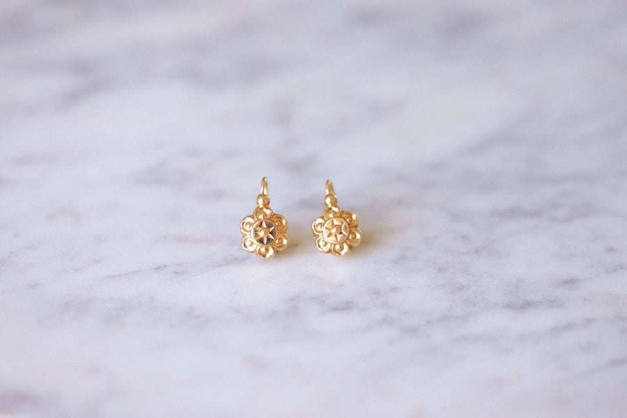 Antique yellow gold sleeper earrings - Penelope Gallery