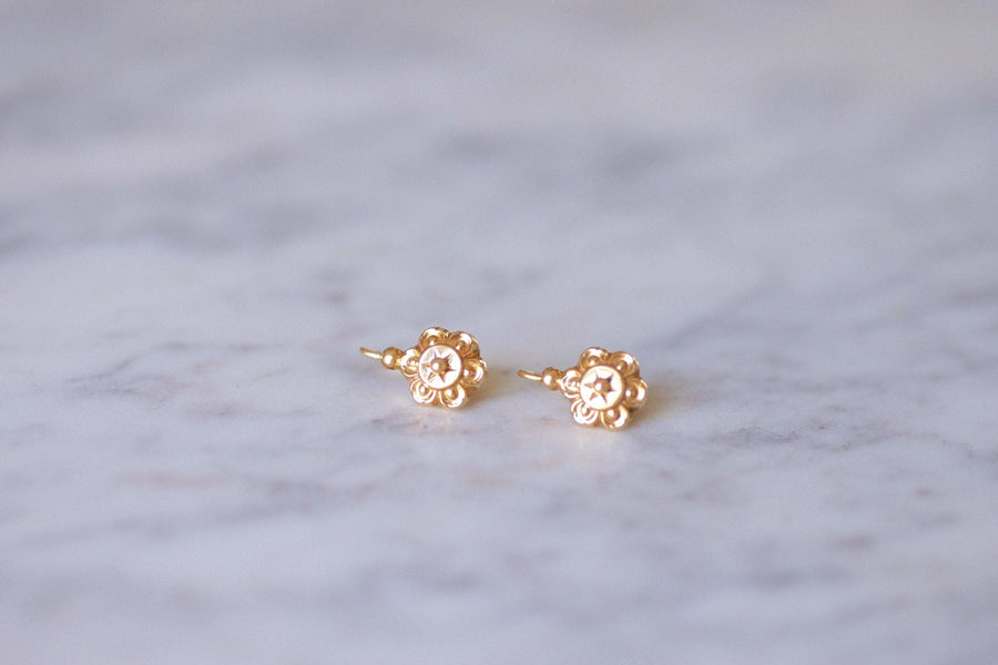 Antique yellow gold sleeper earrings - Penelope Gallery