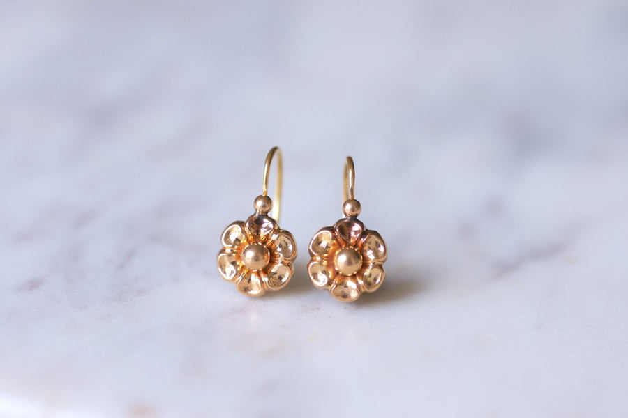 Antique pink gold sleeper flower earrings - Galerie Pénélope