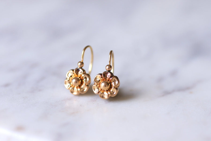 Antique pink gold sleeper flower earrings - Galerie Pénélope