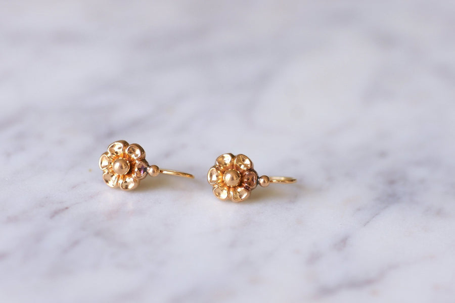 Antique pink gold sleeper flower earrings - Galerie Pénélope