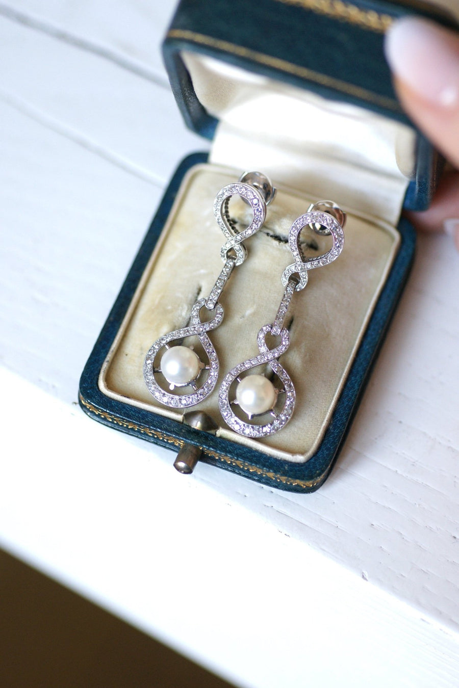 Art Deco style drop earrings, platinum, diamonds and pearls - Galerie Pénélope