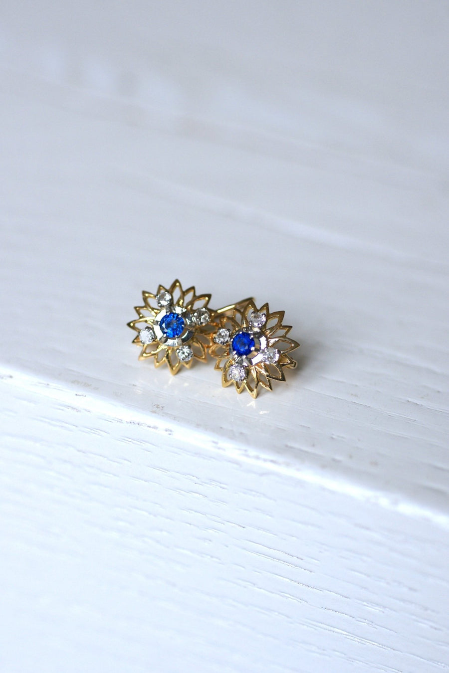 Vintage gold, sapphire and diamond daisy earrings - Penelope Gallery