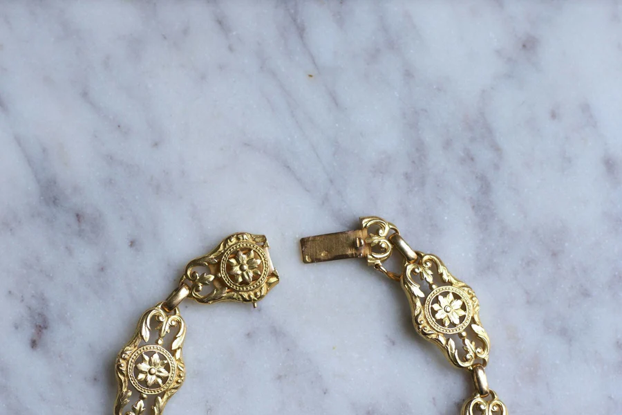 Antique openwork bracelet in yellow gold - Galerie Pénélope