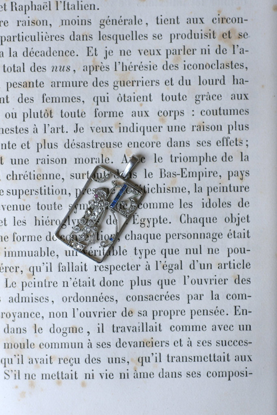 Pierrot Art Deco sapphires and diamonds charm - Galerie Pénélope