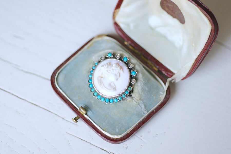 Antique austrian brooch pink shell, turquoise and pearl cameo on silver - Galerie Pénélope