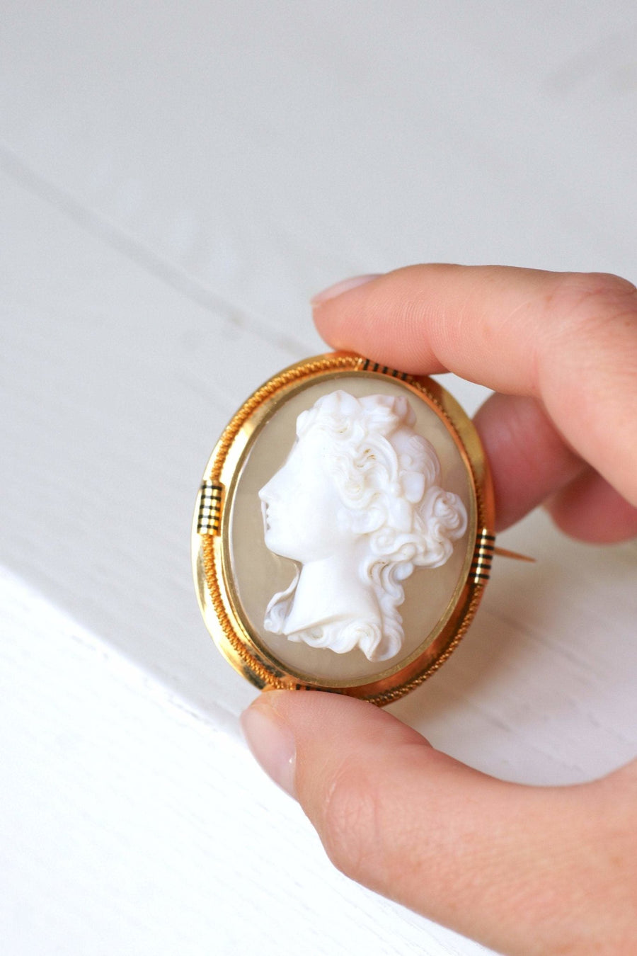 Antique yellow gold and agate cameo brooch - Galerie Pénélope