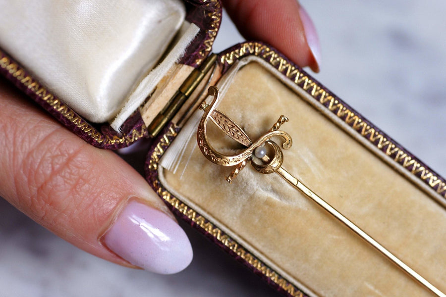 Antique sword brooch in 18Kt gold, original case - Galerie Pénélope