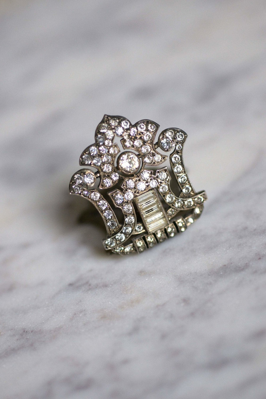 Art Deco lapel clip brooch in silver - Galerie Pénélope