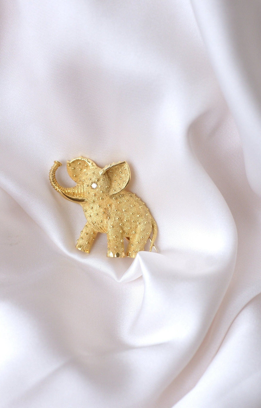 Vintage gold elephant brooch - Penelope Gallery