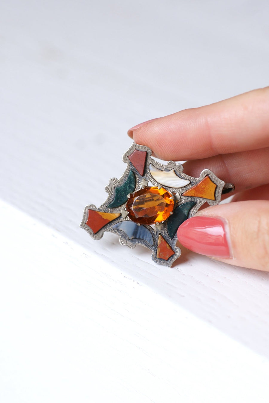 Antique silver, jasper and agate diamond brooch - Galerie Pénélope