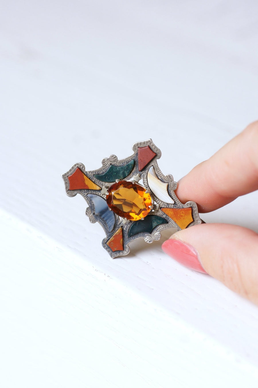 Antique silver, jasper and agate diamond brooch - Galerie Pénélope