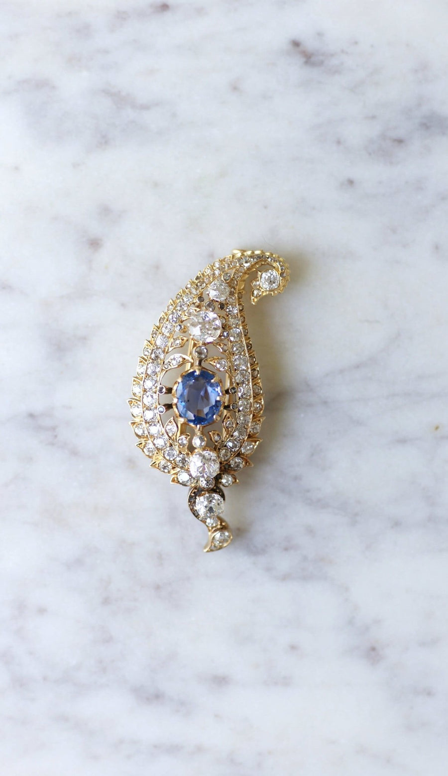 Diamond and sapphire paisley brooch - Galerie Pénélope