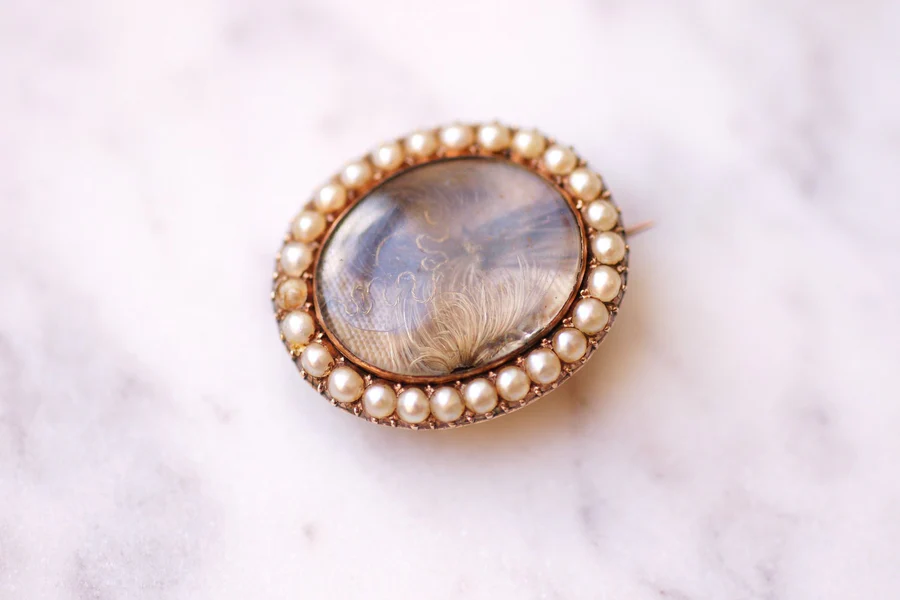 Victorian sentimental brooch 9KT pink gold hair and pearls - Galerie Pénélope
