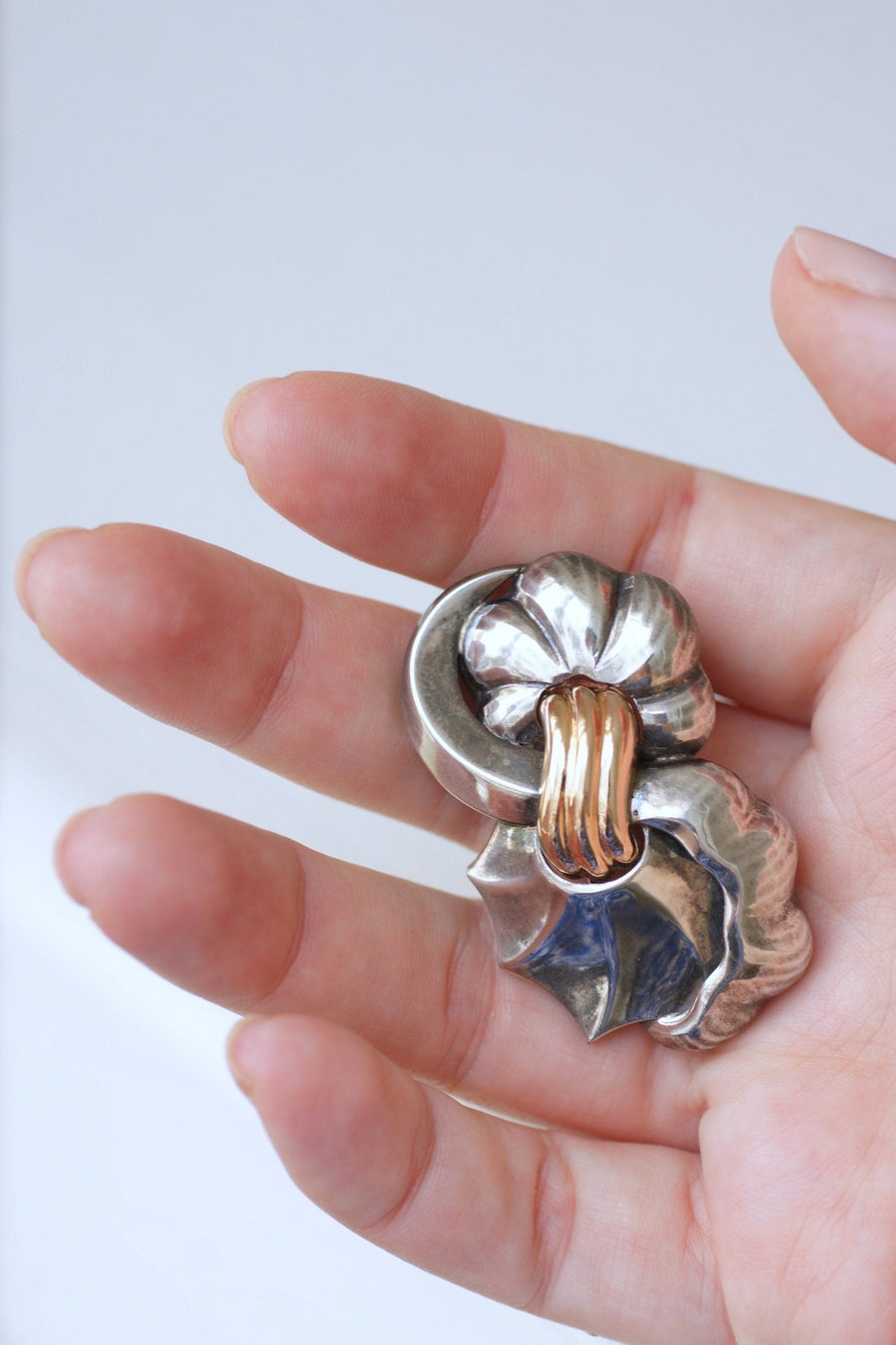 Vintage abstract brooch in rose gold and silver - Penelope Gallery