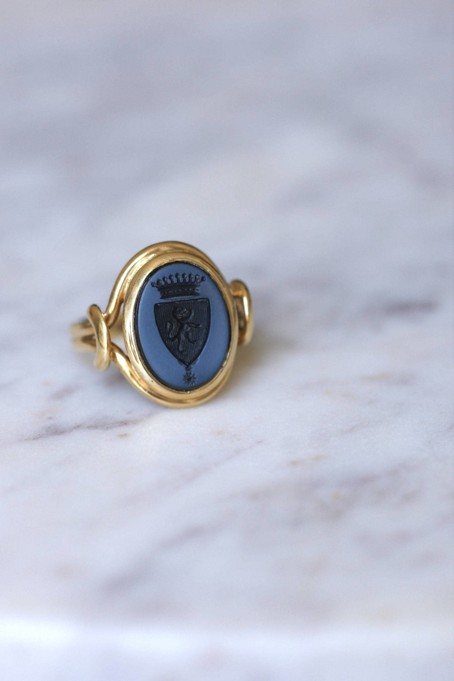Heraldic signet ring intaglio onyx nicolo - Penelope Gallery