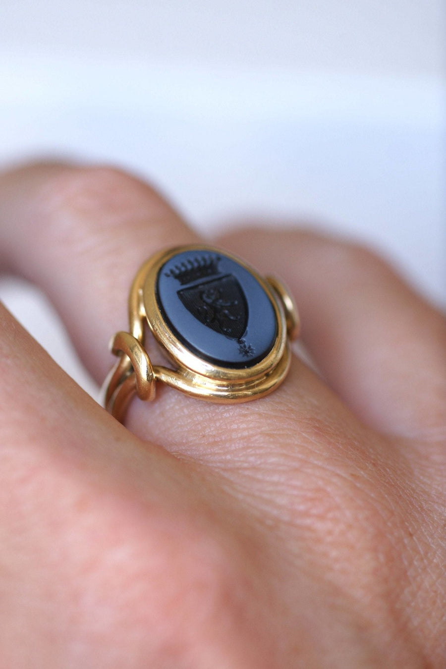 Heraldic signet ring intaglio onyx nicolo - Penelope Gallery