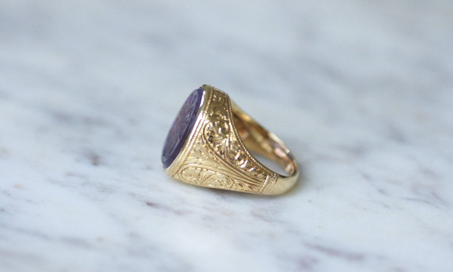 Heraldic signet ring, amethyst on gold - Galerie Pénélope