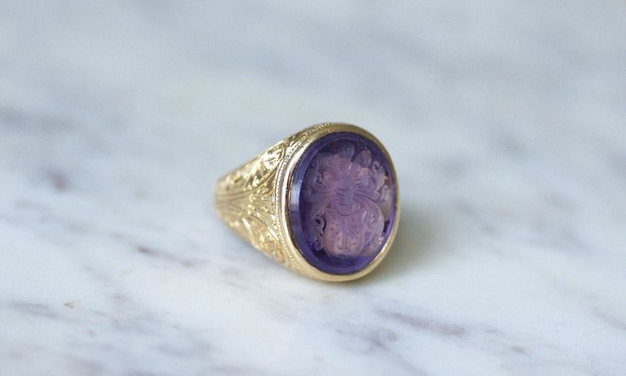 Heraldic signet ring, amethyst on gold - Galerie Pénélope