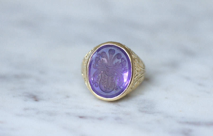 Heraldic signet ring, amethyst on gold - Galerie Pénélope