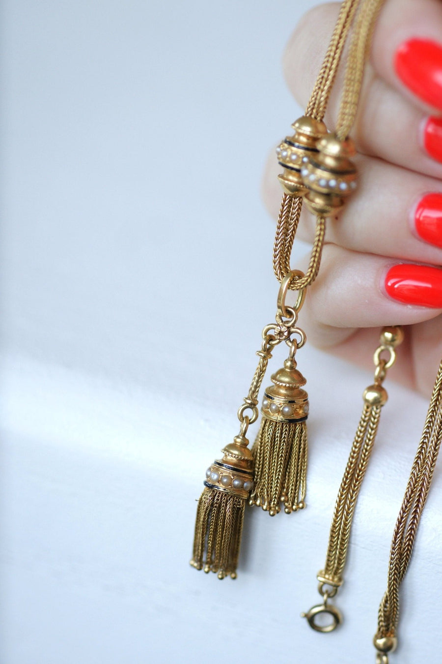 Neglected gold necklace with tassels - Penelope Gallery