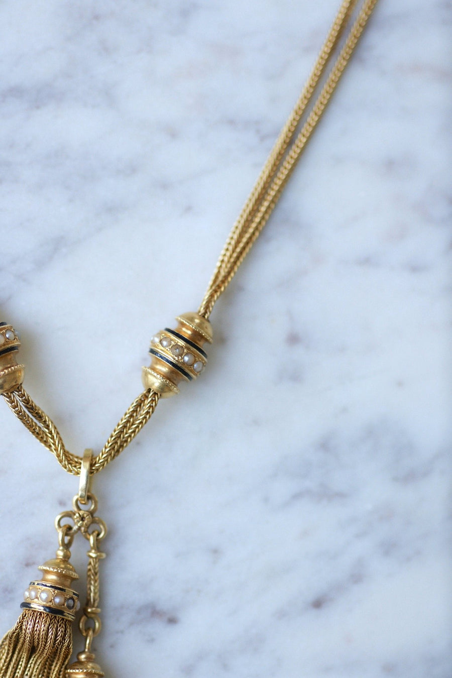 Neglected gold necklace with tassels - Penelope Gallery