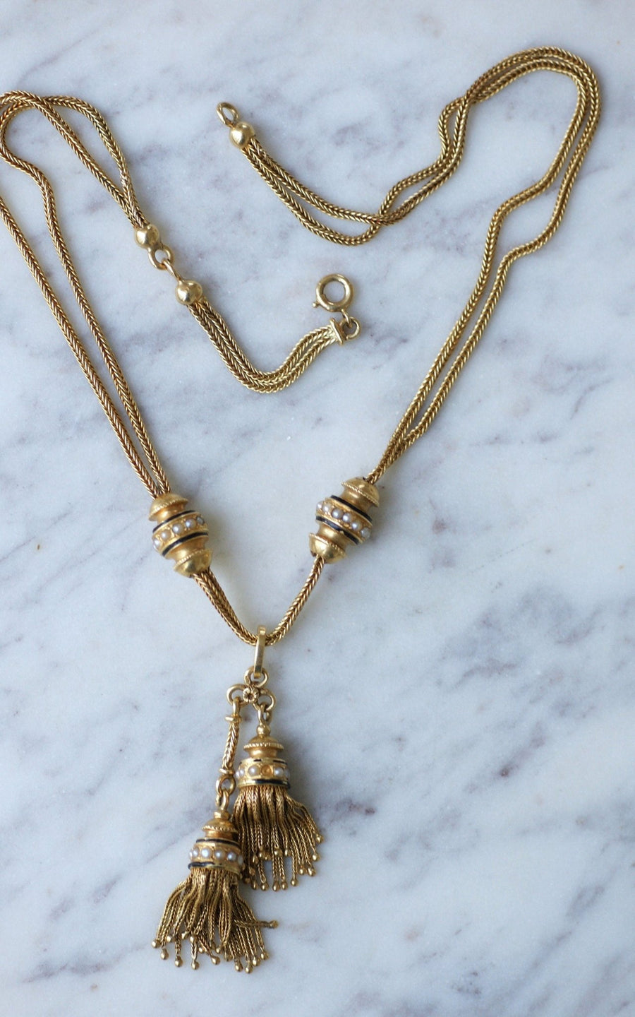 Neglected gold necklace with tassels - Penelope Gallery