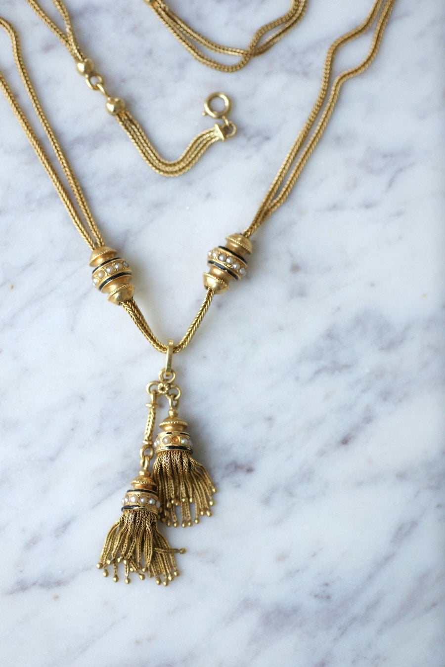 Neglected gold necklace with tassels - Penelope Gallery