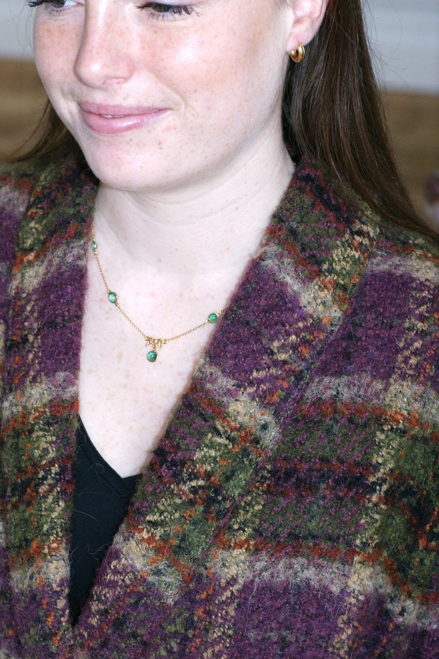 Gold bow and emerald cabochon necklace - Galerie Pénélope