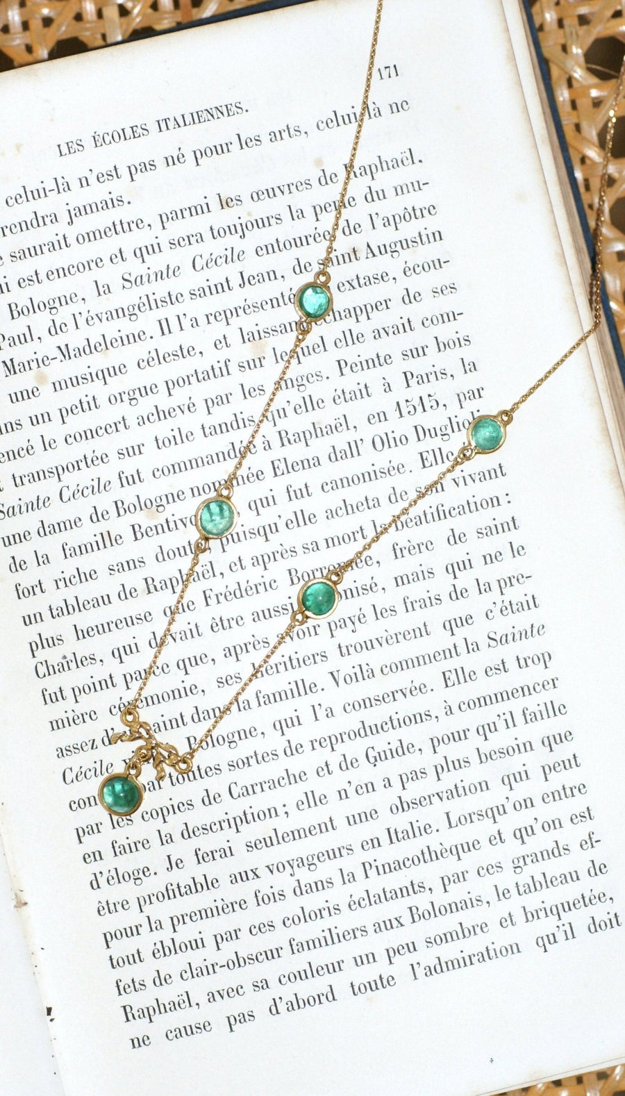 Gold bow and emerald cabochon necklace - Galerie Pénélope