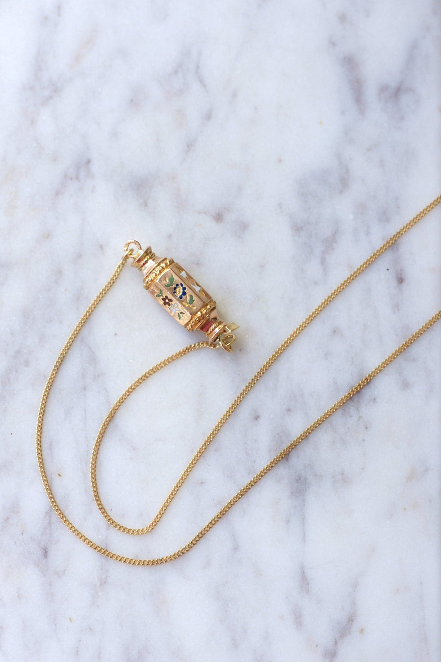 Gold necklace with regional enamel clasp, 19th century - Galerie Pénélope