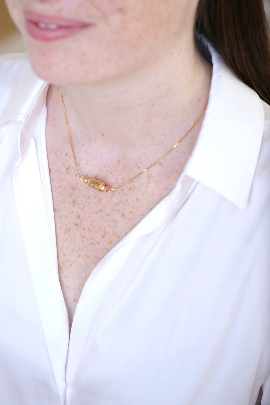 Gold necklace with regional enamel clasp, 19th century - Galerie Pénélope