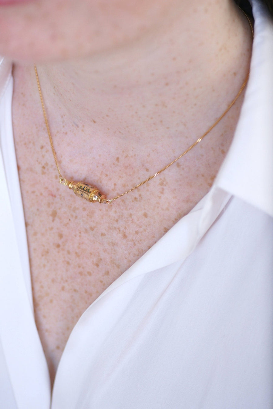 Gold necklace with regional enamel clasp, 19th century - Galerie Pénélope