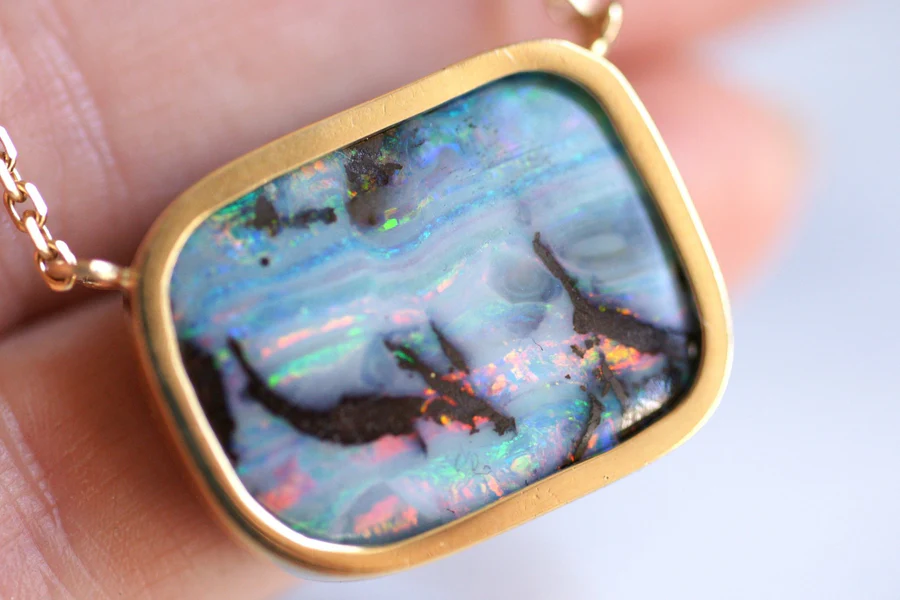 Vintage gold and opal boulder pendant necklace - Galerie Pénélope