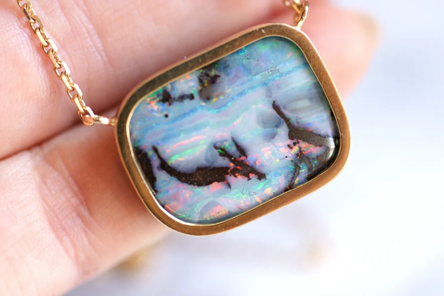 Vintage gold and opal boulder pendant necklace - Galerie Pénélope