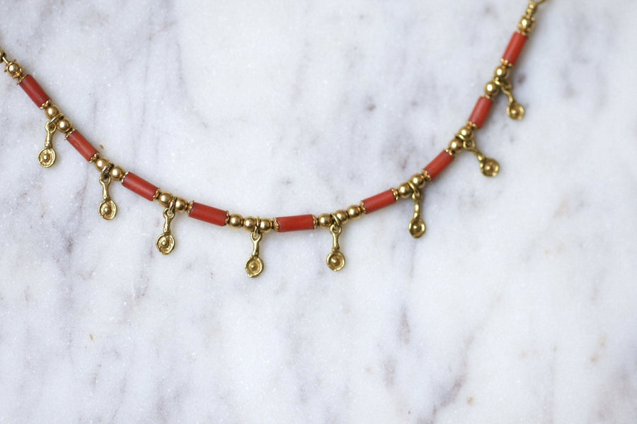 Vintage necklace gold pendants and coral sticks - Galerie Pénélope