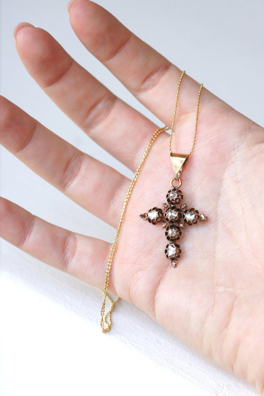 Antique cross in pink gold and diamonds - Penelope Gallery