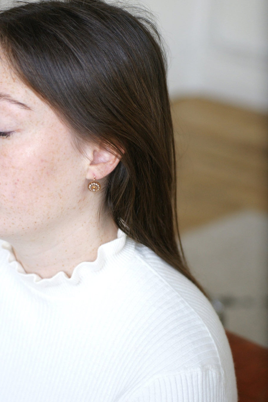 Rose gold and pearl disc antique sleepers - Galerie Pénélope